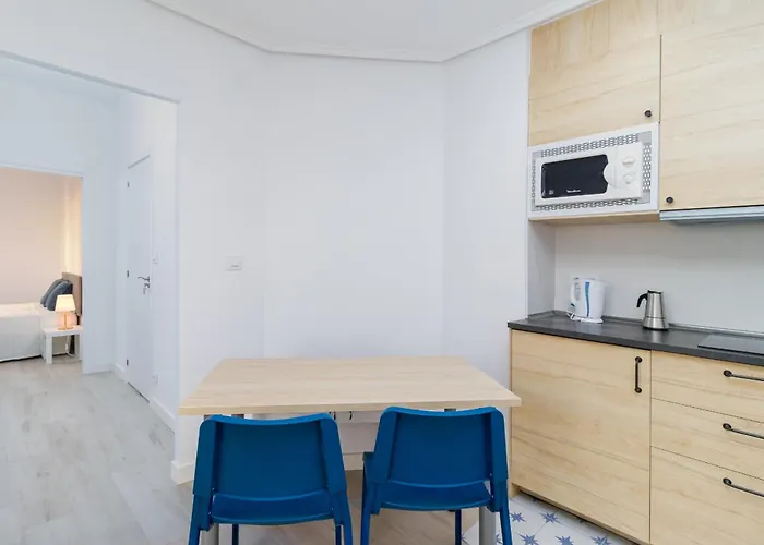 Con Encanto En Calle Pizarro * Сантандер